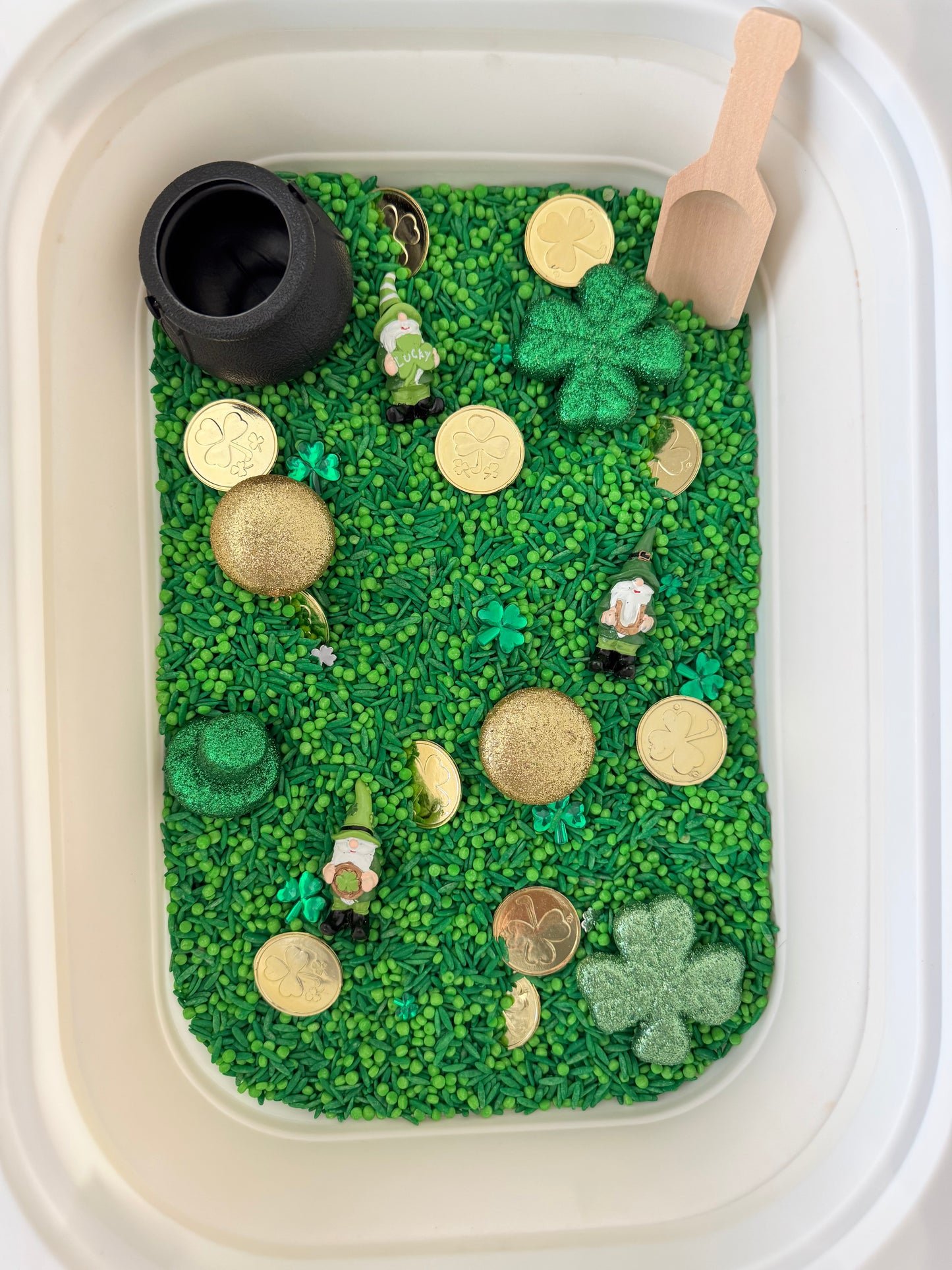 Lucky You (St. Patrick’s Day) Pour & Play