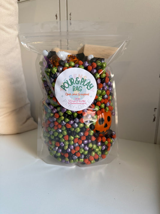 Halloween Pour & Play